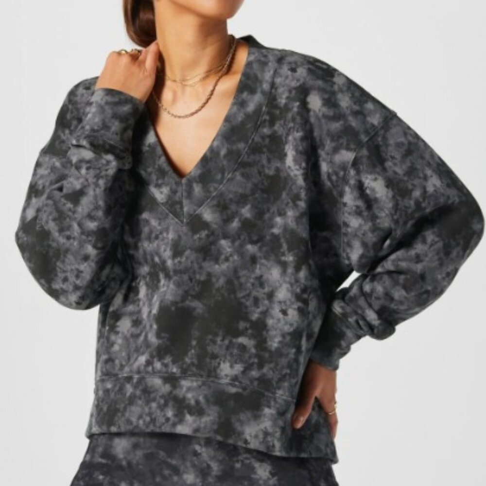 Fabletics Cozy Fleece V Neck Sweatshirt Obsidian Tie Dye Medium Athletic Lounge